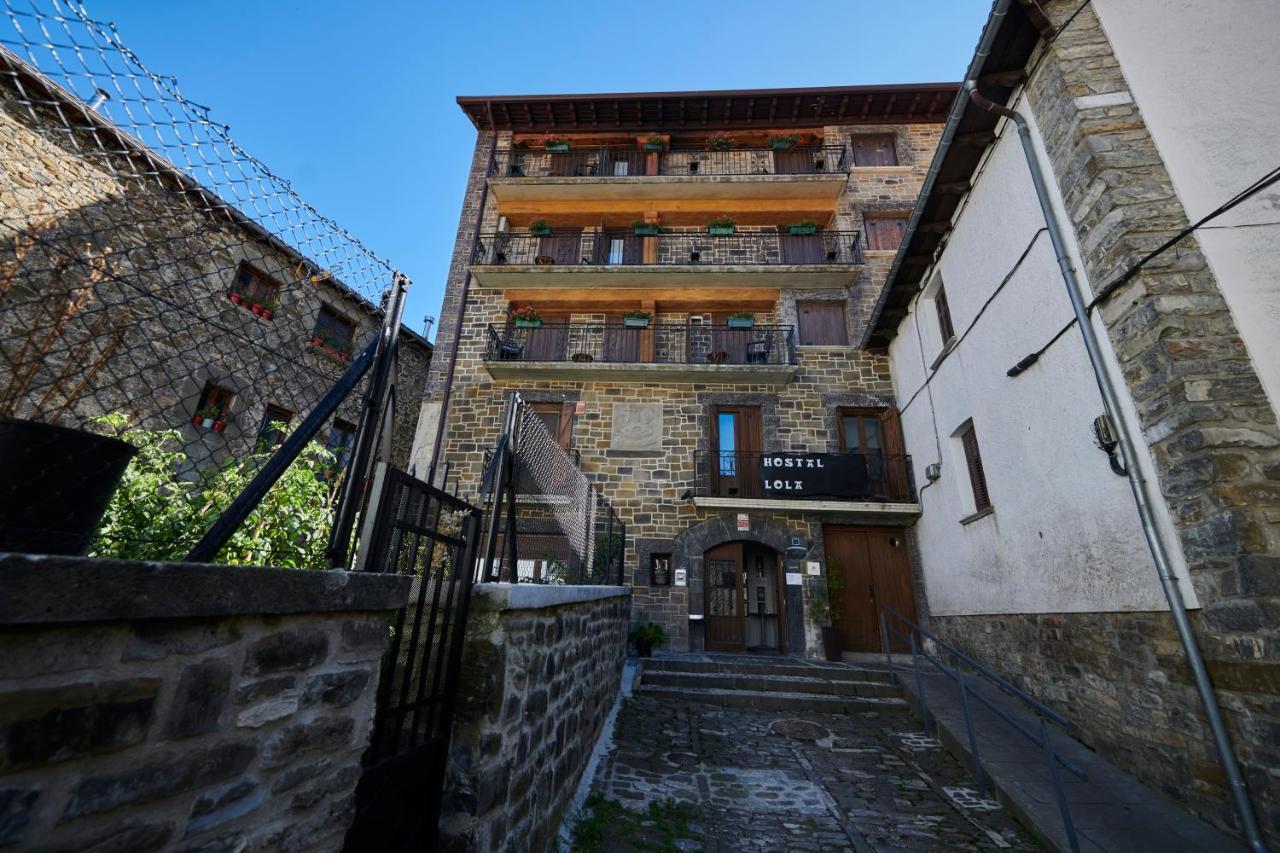 Hostal Lola Isaba Exterior foto